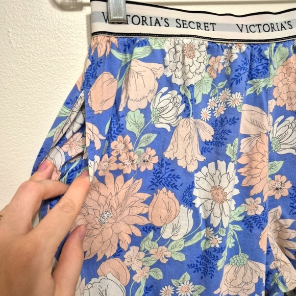 🍁Victoria’s Secret Women’s Floral Lounge Pajama Pants – Size S (Long) - Picture 2 of 5